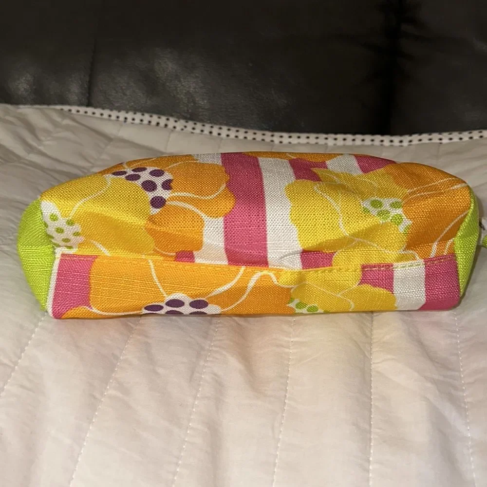 CLINIQUE Mid Sized Green Pink White Orange Purple Floral Make-Up Toiletry Bag